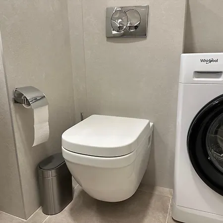 Regenex Apartment - 1Bdr 55M2 Free Parking Garage Apartment *