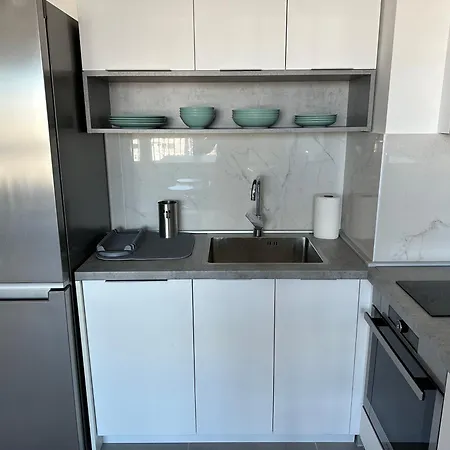 Regenex Apartment - 1Bdr 55M2 Free Parking Garage Apartment