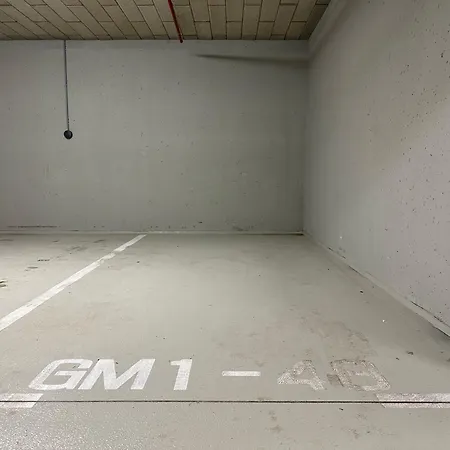 Regenex Apartment - 1Bdr 55M2 Free Parking Garage Apartment *